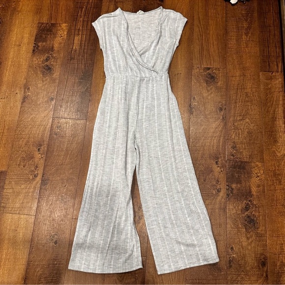 Women’s Jumpsuit Bundle - Picture 7 of 11